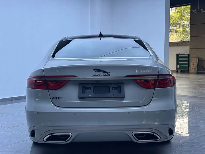 Фото 7 - Jaguar XF L