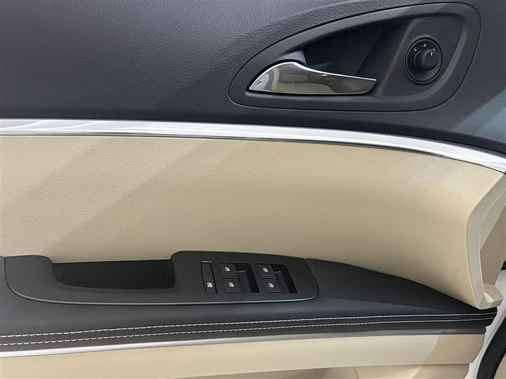 Фото 6 - Buick GL8 ES