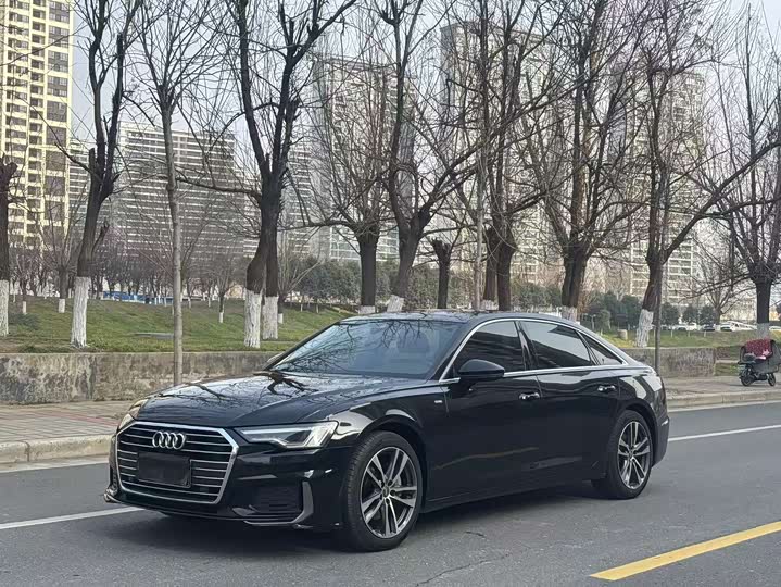 Фото 1 - Audi A6L