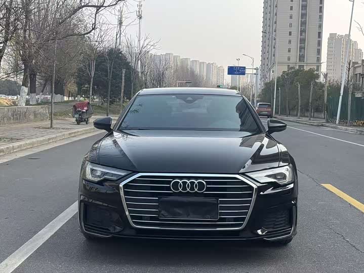 Фото 2 - Audi A6L
