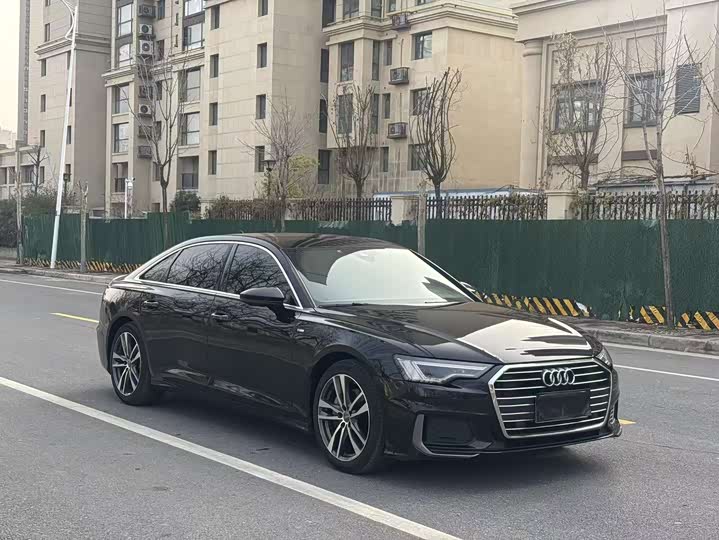 Фото 3 - Audi A6L