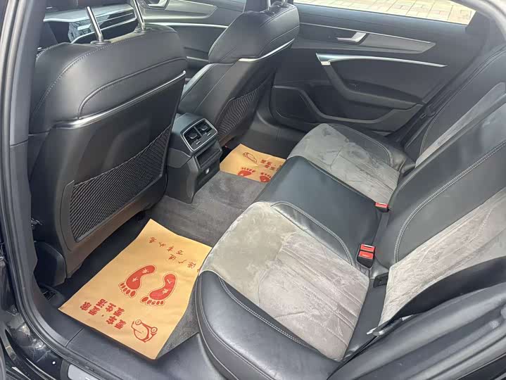 Фото 5 - Audi A6L