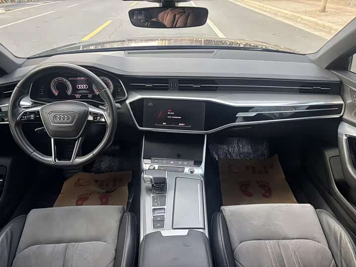 Фото 6 - Audi A6L