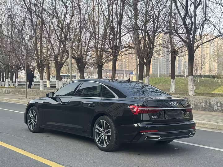 Фото 7 - Audi A6L