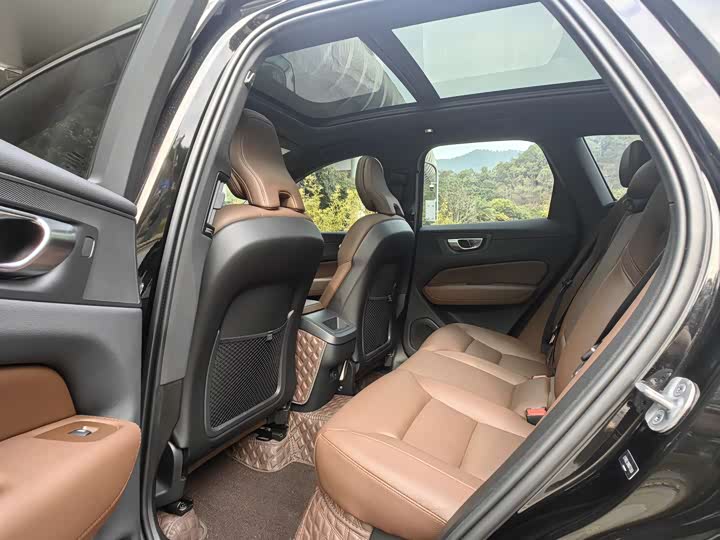 Фото 5 - Volvo XC60