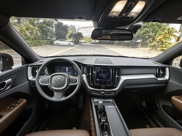 Фото 6 - Volvo XC60