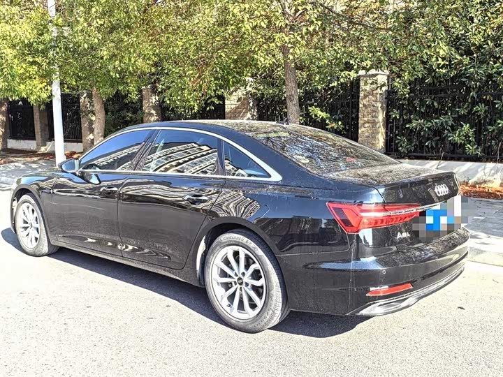 Фото 3 - Audi A6L