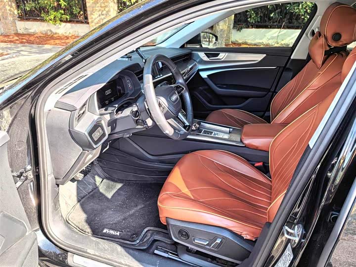 Фото 9 - Audi A6L