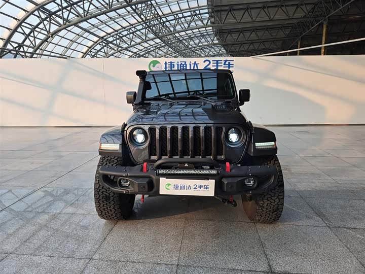 Фото 4 - Jeep Wrangler