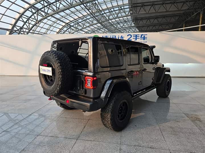 Фото 5 - Jeep Wrangler