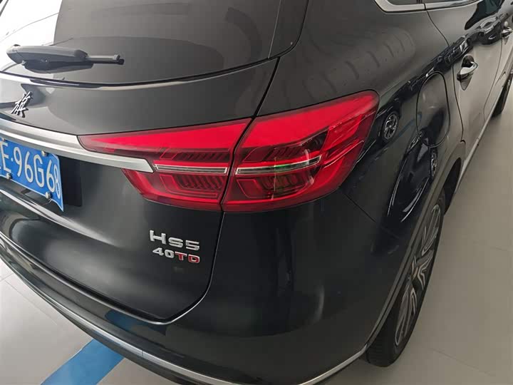 Фото 8 - Hongqi HS5