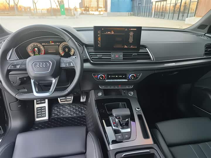 Фото 6 - Audi Q5L