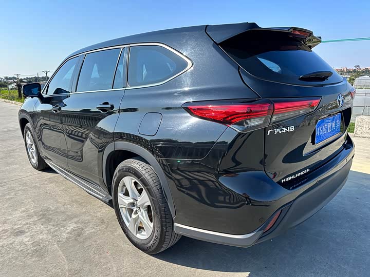 Фото 4 - Toyota Highlander