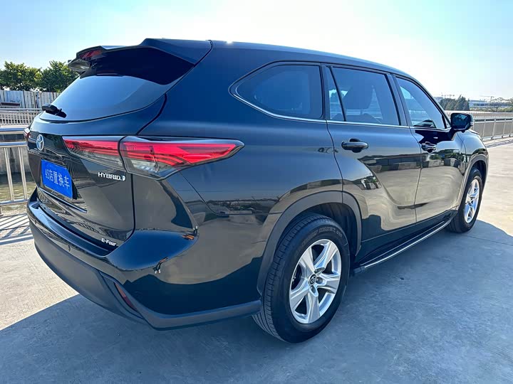 Фото 6 - Toyota Highlander