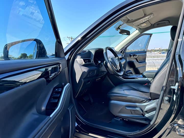 Фото 8 - Toyota Highlander