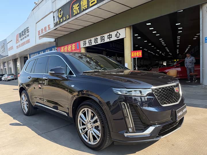 Фото 2 - Cadillac XT6