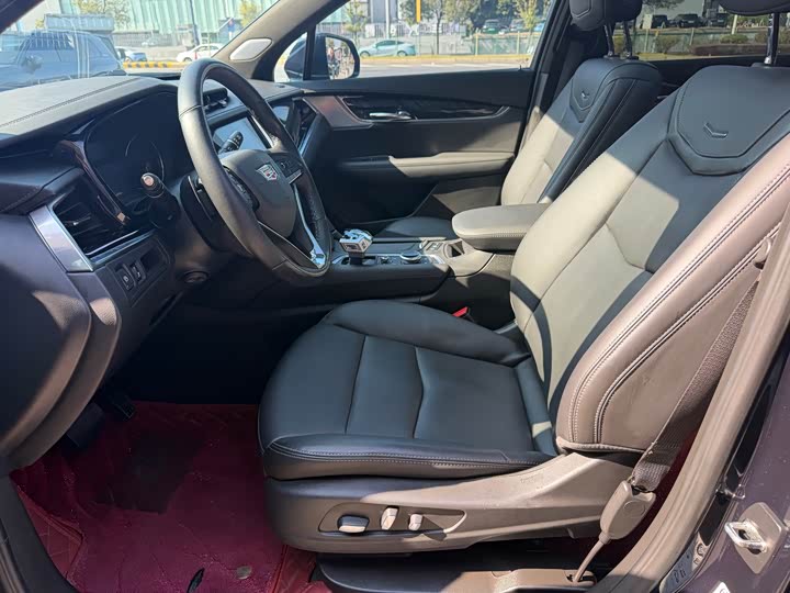 Фото 4 - Cadillac XT6