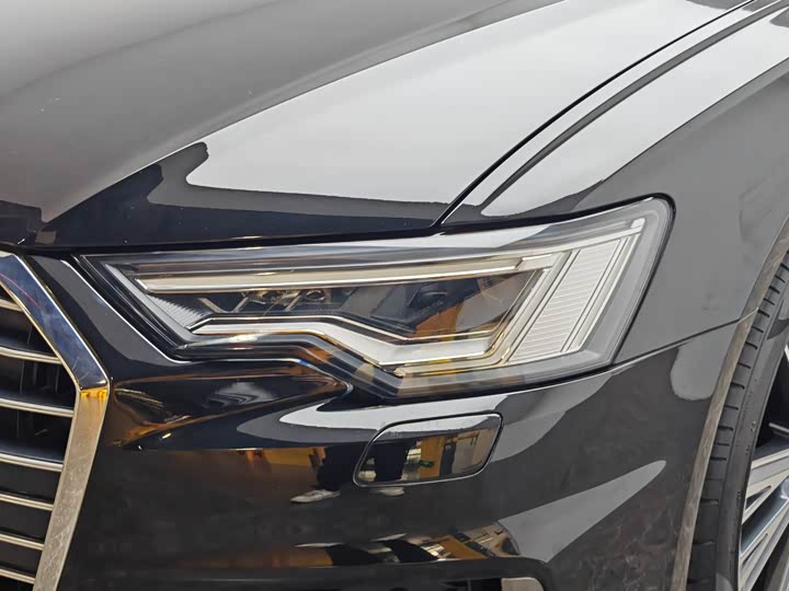 Фото 8 - Audi A6L