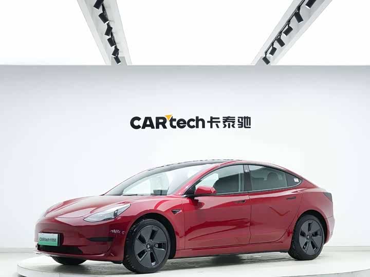 Фото 1 - Tesla Model 3