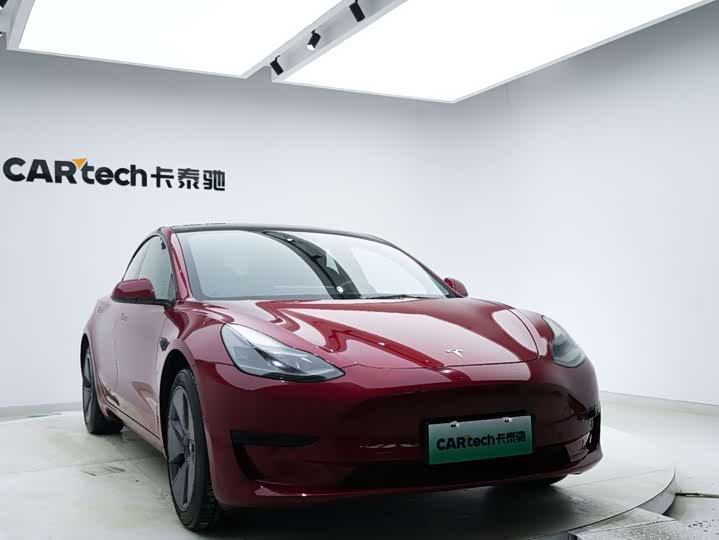 Фото 6 - Tesla Model 3