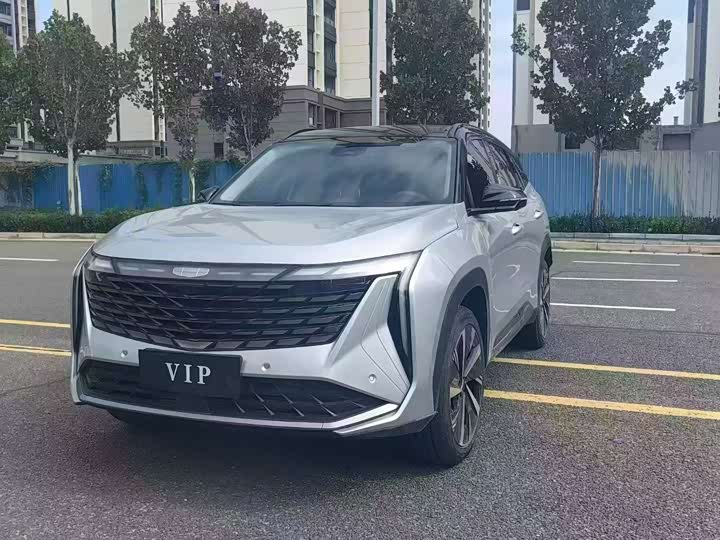 Фото 1 - Geely Atlas L