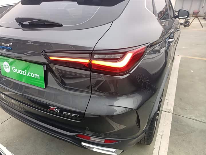 Фото 8 - Changan Oshan X5