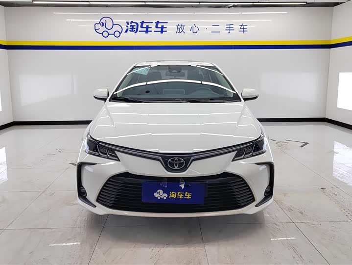 Фото 2 - Toyota Corolla