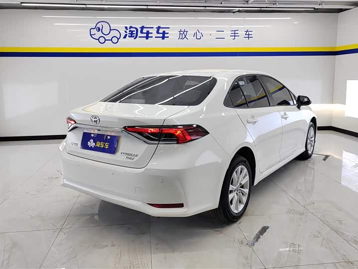 Фото 3 - Toyota Corolla