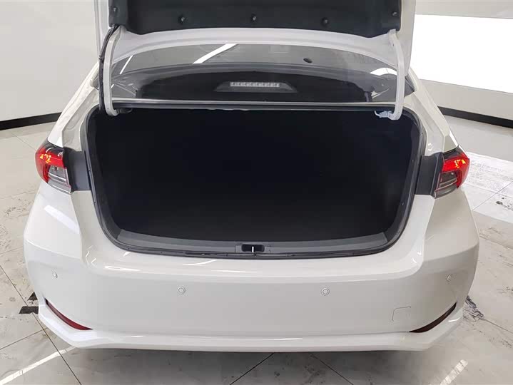 Фото 4 - Toyota Corolla