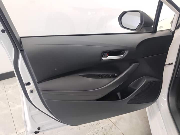 Фото 7 - Toyota Corolla