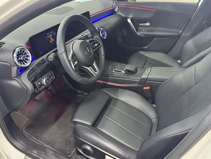 Фото 9 - Mercedes-Benz A-Class