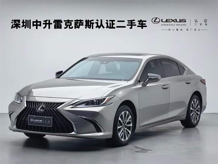 Фото 1 - Lexus ES