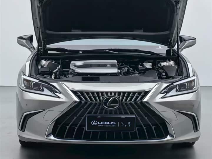 Фото 3 - Lexus ES