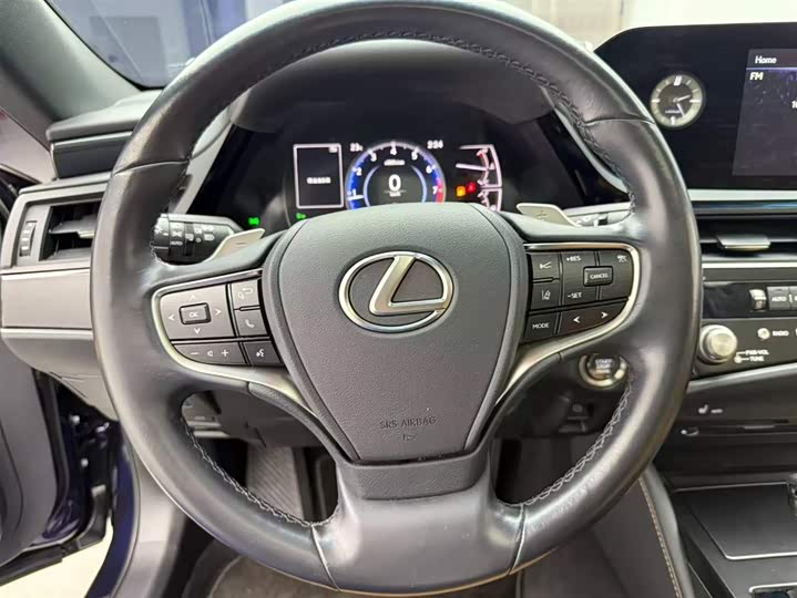 Фото 5 - Lexus ES