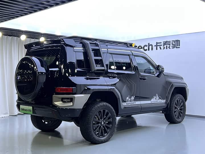 Фото 4 - Tank 700 Hybrid