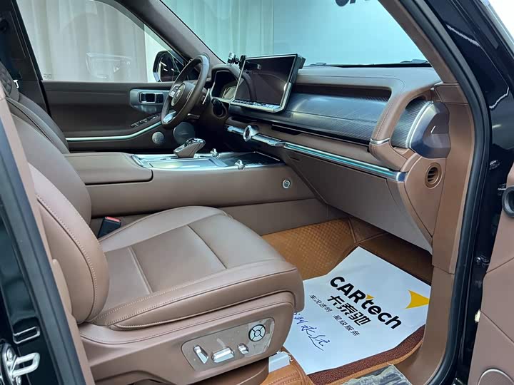 Фото 7 - Tank 700 Hybrid