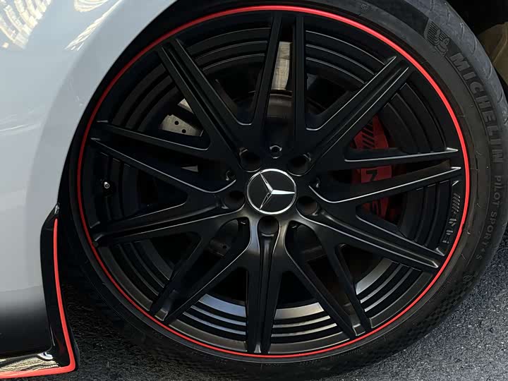 Фото 9 - Mercedes-Benz C-Class AMG Hybrid