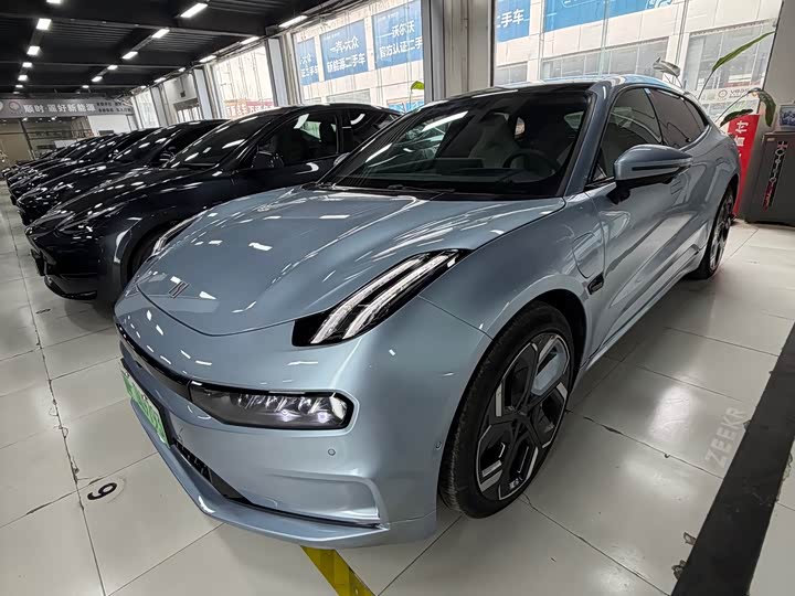 Фото 1 - Zeekr 001