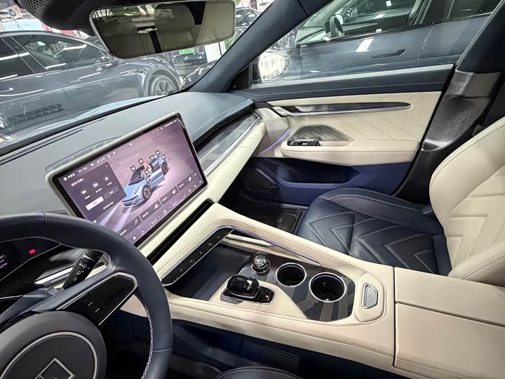 Фото 5 - Zeekr 001