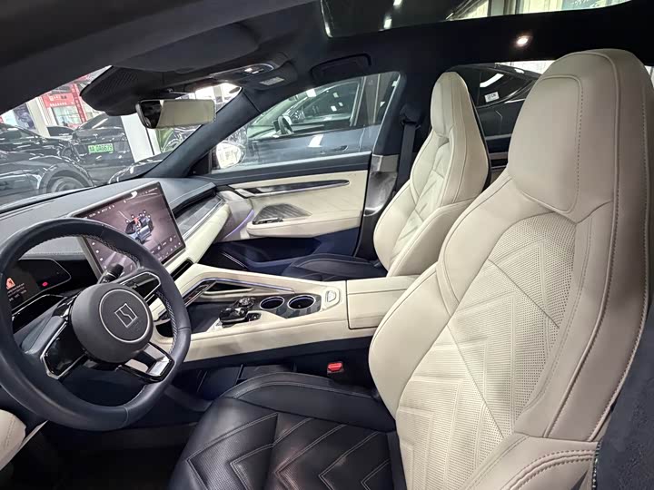 Фото 6 - Zeekr 001