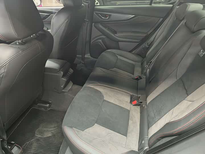 Фото 5 - Subaru WRX