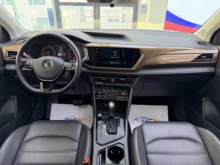 Фото 5 - Volkswagen Tharu