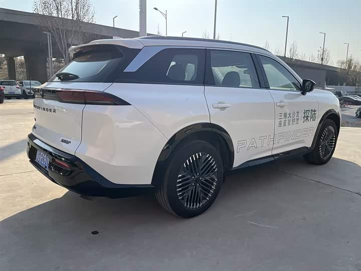 Фото 5 - Nissan Pathfinder