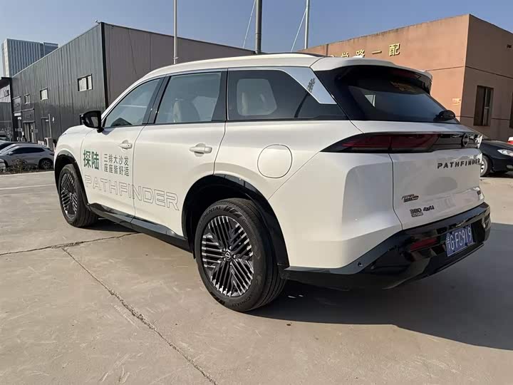 Фото 6 - Nissan Pathfinder