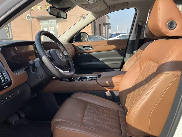 Фото 9 - Nissan Pathfinder