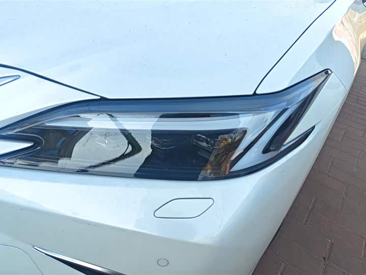 Фото 5 - Lexus ES