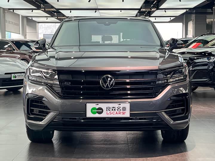 Фото 2 - Volkswagen Touareg
