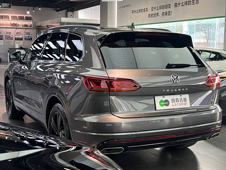 Фото 4 - Volkswagen Touareg