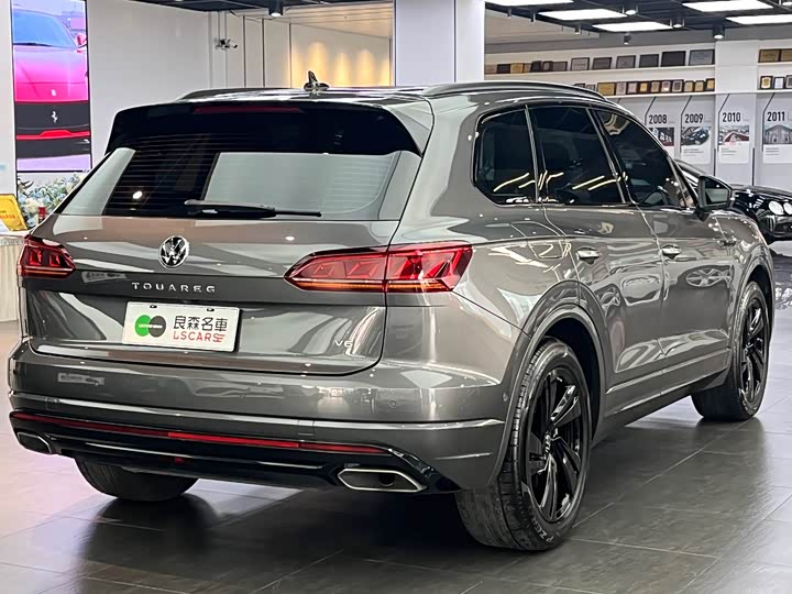 Фото 6 - Volkswagen Touareg