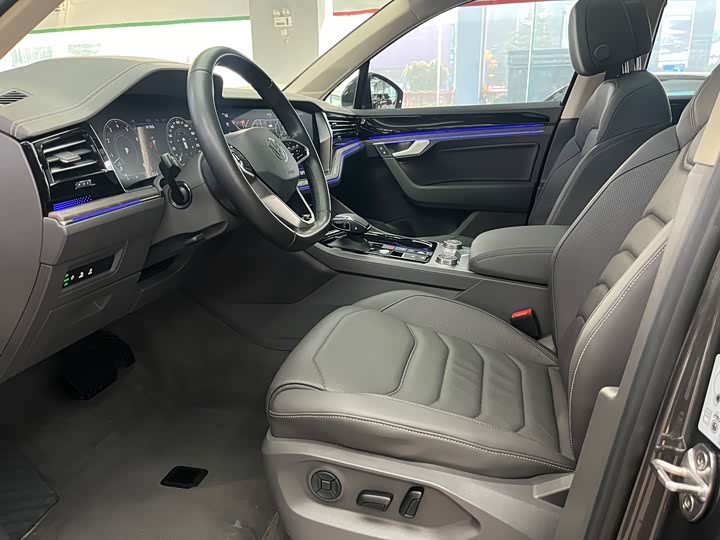 Фото 7 - Volkswagen Touareg